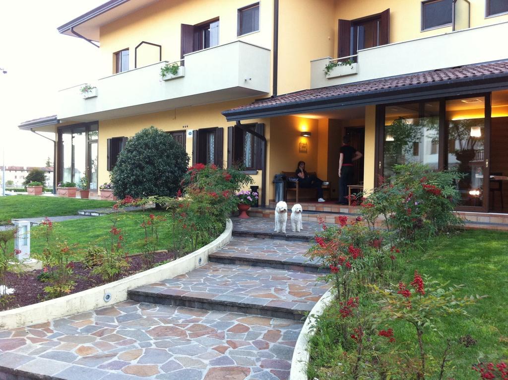 Hotel Grizzino Montereale Valcellina Exterior foto