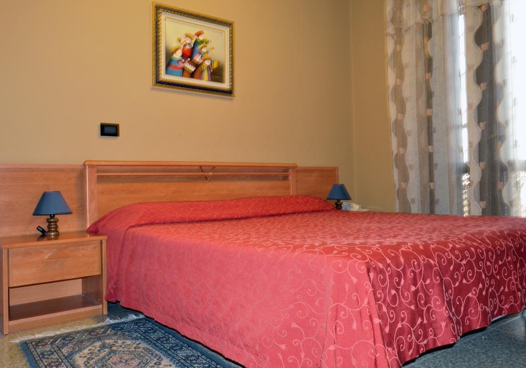 Hotel Grizzino Montereale Valcellina Cameră foto