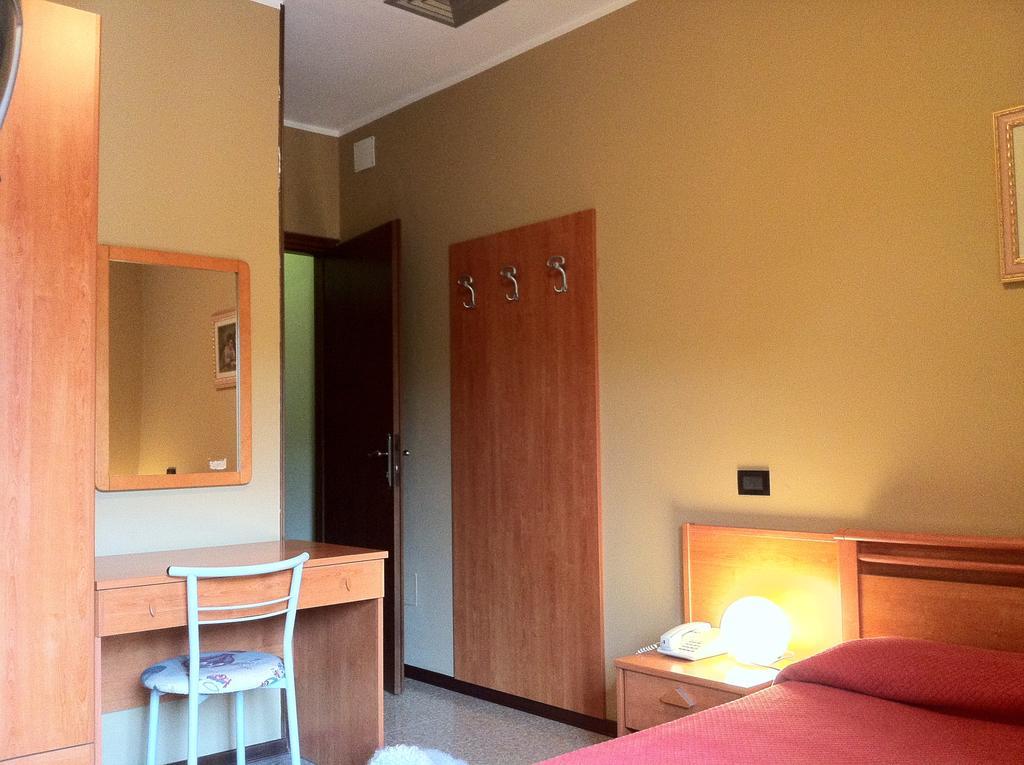 Hotel Grizzino Montereale Valcellina Cameră foto
